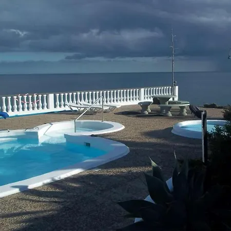 Sleeps 2 Pool Wifi
